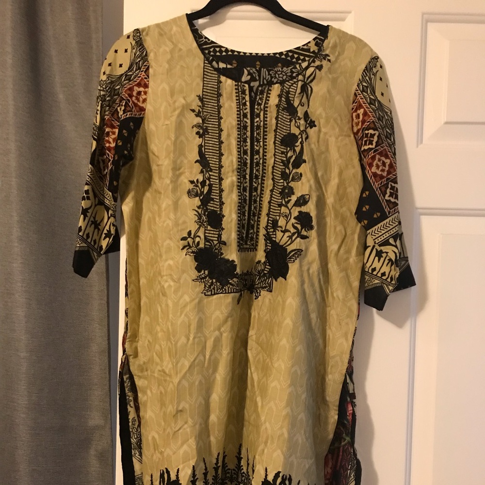 Pakistani shalwar kamiz brand new never been worn